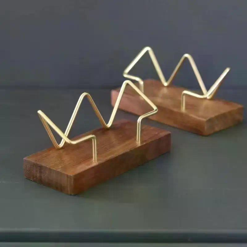 Houten visitekaartjeshouder Or - Desk Setup Home Office recensie en prijs